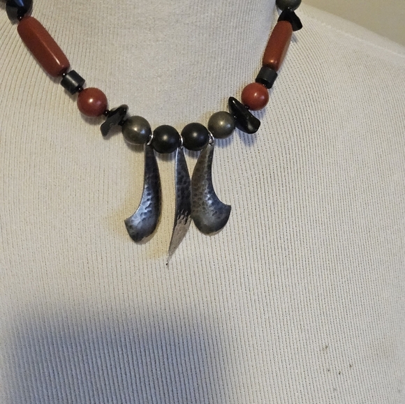 Vintage Beaded statement necklace. - Picture 5 of 5